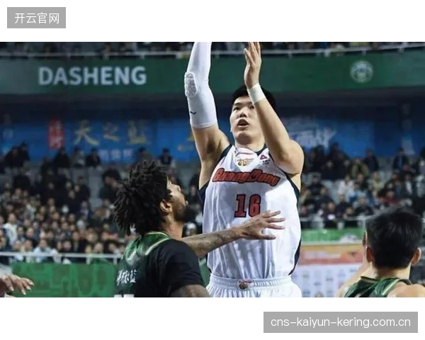 CBA焦泊乔对抗训练强硬提升，揭示赛场新力量
